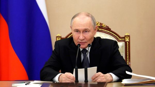 Путин объявил перемирие в дни 80-летия Победы