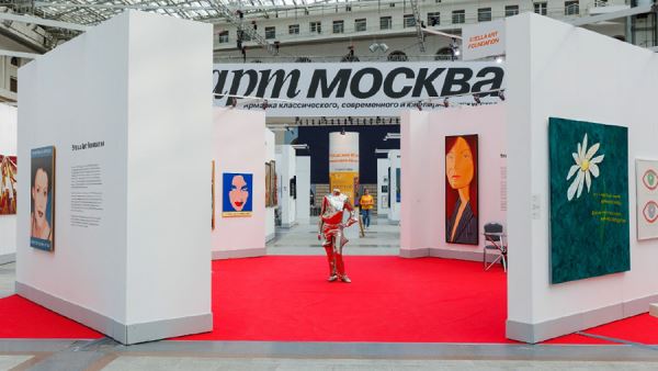 Сменили профиль: Александр Петров — почтарь, Филипп Киркоров — детектив