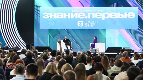 Сменили профиль: Александр Петров — почтарь, Филипп Киркоров — детектив