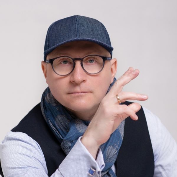 «И река течёт, и речь течёт. И речь, как и река, бывает и мелка, и глубока», — Василий Писаревский о своём творчестве и новом EP