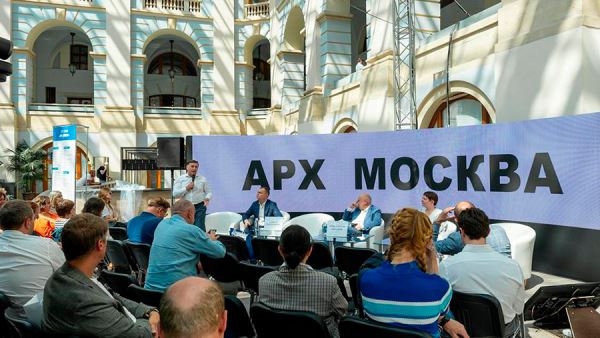 Семейные узники: Цыганов строит внука, Хабенский расселяет дом