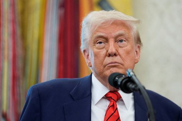 Трамп анонсировал телефонный разговор с Путиным: темы Украины и торговли