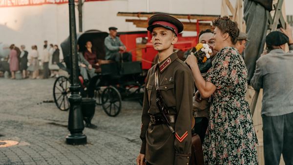 В топ идут одни старики: комедия «Батя 2. Дед» заработала 1,5 млрд рублей